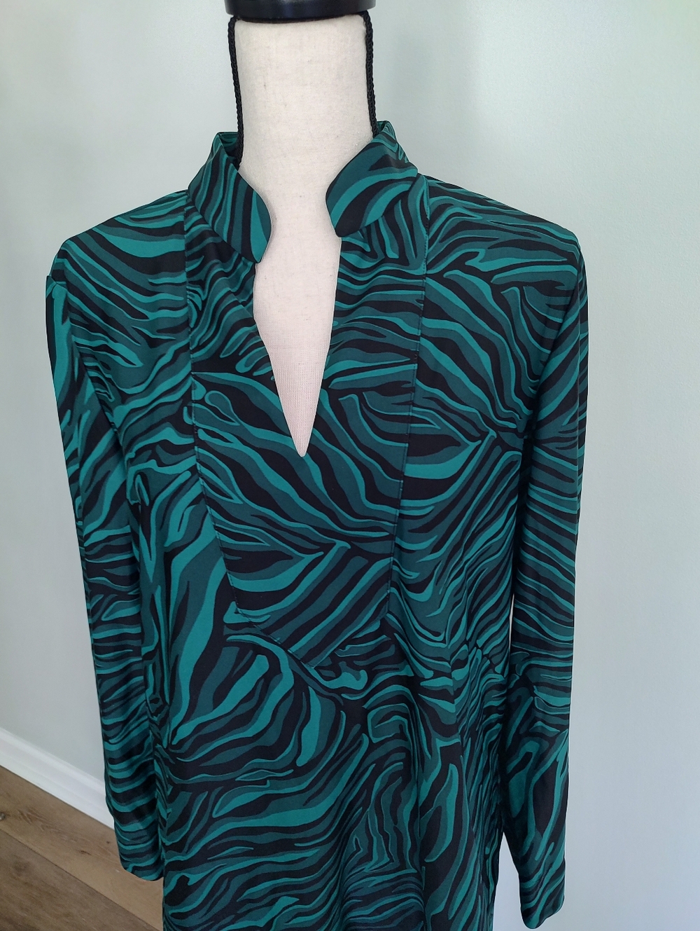Jude Connally Chris Tunic Top Jade Zebra Animal Print Green Black XL - Picture 2 of 8